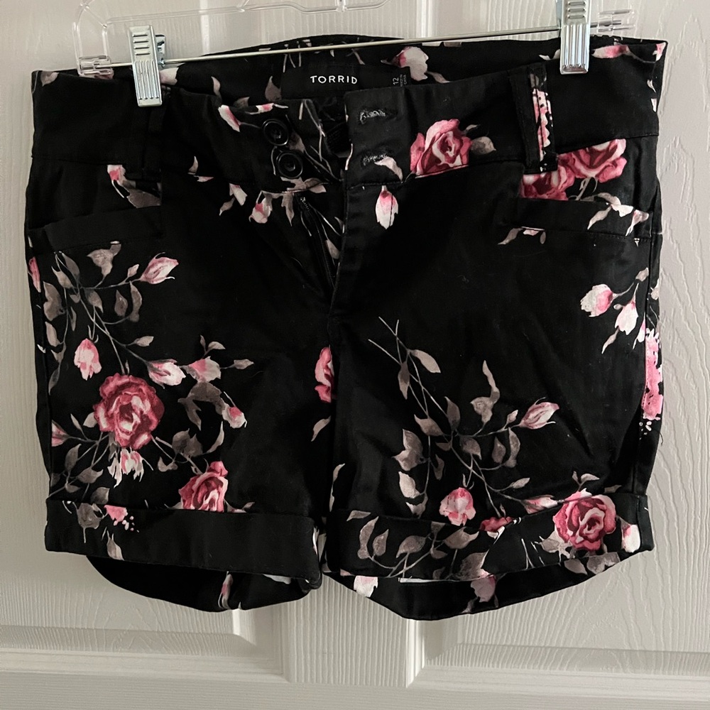 Torrid size 12 shorts